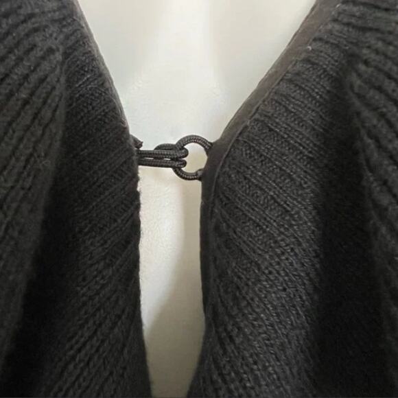 Alice + Olivia ANGORA CASHMERE Size M Cardigan Sweater Vest BLACK Ruffles $500 - Picture 7 of 11